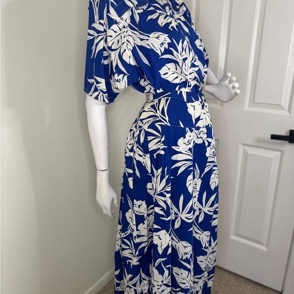 Rondina Blue and White A-Line Skirt With Same Pattern Blouse Resort Wear - Picture 16 of 16